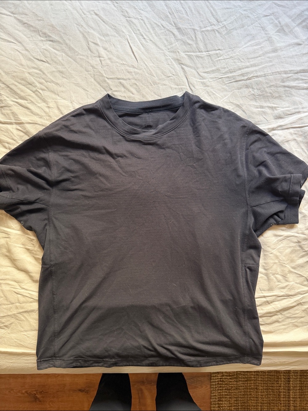 lululemon athletica Men's oversized lightweight breathable shirt black